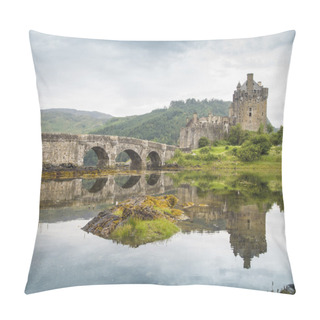 Personality  Eilean Donan Castle Scotland Pillow Covers