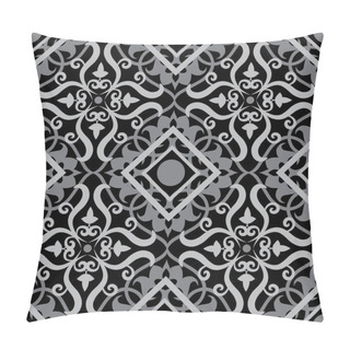 Personality  Retro Royal Seamless Background. Pillow Covers