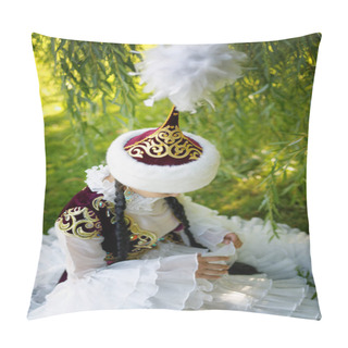 Personality  Beautiful Kazakh Woman In National Costume Pillow Covers