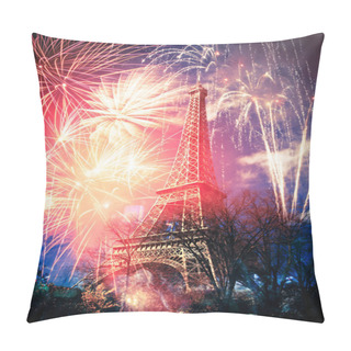 Personality  Eiffel Tower (Paris, France) With Fireworks  Pillow Covers