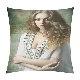 Personality  Lovely Antique Dame  Pillow Covers