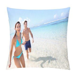 Personality  Couple Running On A Sandy Beach Pillow Covers