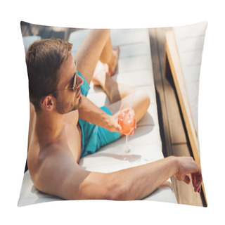 Personality  Happy Shirtless Man In Sunglasses Lying On Lounger And Holding Glass Of Cocktail At Resort Pillow Covers