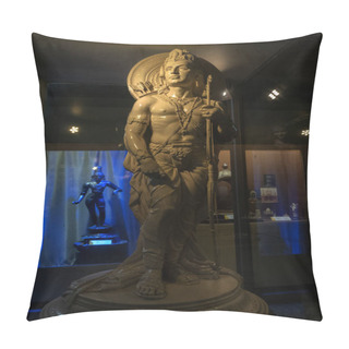 Personality  Sculpture Of The Ancient Stone In The Museum Pillow Covers