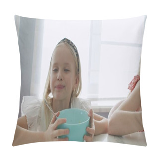 Personality  Two Children Eat Healthy Breakfast Pillow Covers
