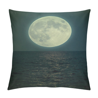 Personality  Halloween Full Moon Under The See Pillow Covers