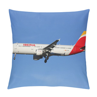 Personality  Iberia Airbus A321 Airplane Madrid Airport Pillow Covers