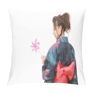 Personality  Japanese Woman In Traditional Clothes Of Kimono Pillow Covers