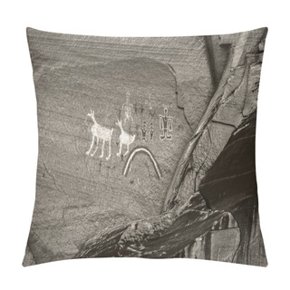 Personality  Monochrome Black And White Old Anasazi Petroglyphs Representing Humans And Animals Painted On A Sandstone Cliff Of The Canyon De Chelly National Monument, Chinle, Arizona, USA. Pillow Covers
