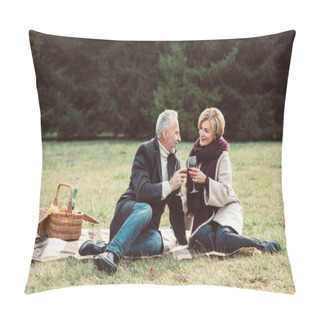 Personality  Smiling Couple Holding Wine Glasses  Pillow Covers