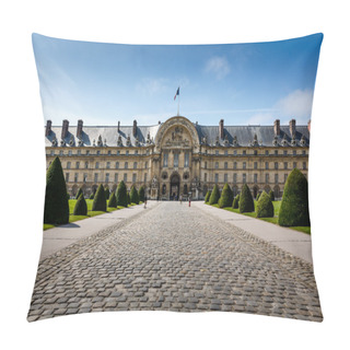 Personality  Les Invalides War History Museum In Paris, France Pillow Covers