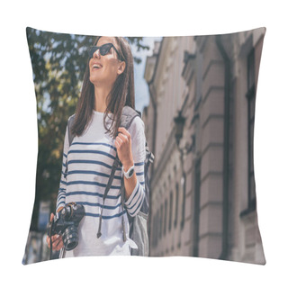 Personality  Happy Woman In Sunglasses With Backpack Holding Digital Camera Pillow Covers