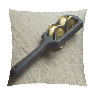 Personality  Black Wooden Rhythm Clapper (rumba, Pandeira) - A Noise Folk Musical Instrument With A Handle And Four Pairs Of Metal Plates Pillow Covers