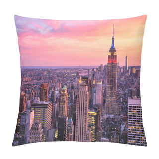 Personality  New York City Midtown With Empire State Building At Amazing Sunset Pillow Covers