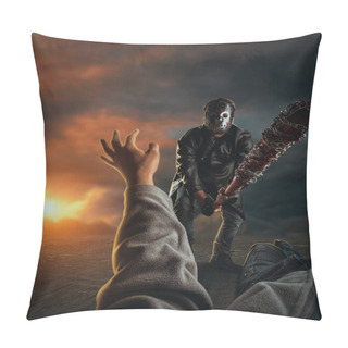 Personality  Bloody Maniac And His Female Victim Pillow Covers