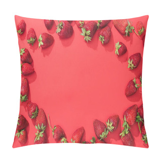 Personality  Frame Of Raw Juicy Strawberries On Red Background Pillow Covers