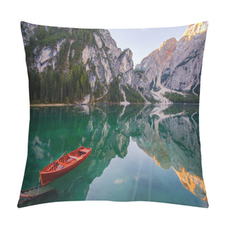 Personality  Beautiful Braies Lake In Boat And House In The Background Of Seekofel Mountain In Dolomites,Italy ( Pragser Wildsee ) Pillow Covers