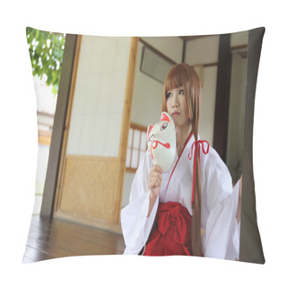 Personality  Japanese Women In Traditional Dress Miko Pillow Covers