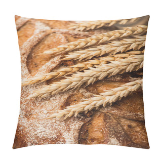 Personality  Close Up View Of Fresh Baked Bread With Spikelets Pillow Covers