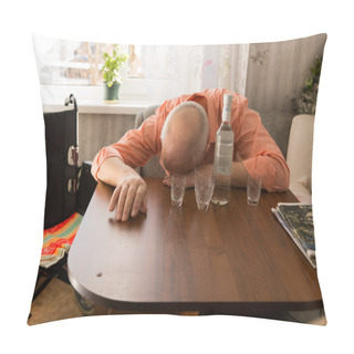Personality  Drunk Disable Old Man Sleeping On The Table Pillow Covers