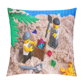 Personality  Two Lego Robbers Digging Out Box Of Gems From Sand On The Island Pillow Covers