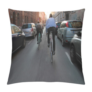 Personality  Urban City Lifestyle - Two Cyclist Pillow Covers