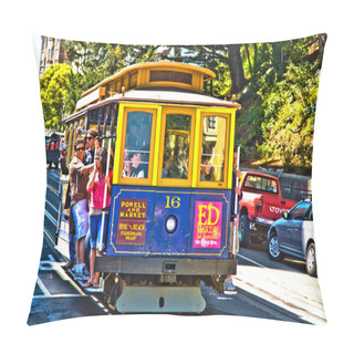 Personality  Cable Car Passes The Powell Street In Rush Hour Pillow Covers
