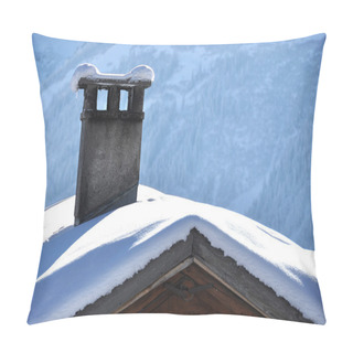 Personality  Roof Of A Chalet Cowred With Snow Pillow Covers