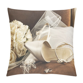 Personality  Wedding Shoes With Bouquet Of White Roses And Ring Pillow Covers