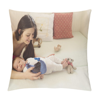 Personality  Baby Girl On Bed Pillow Covers