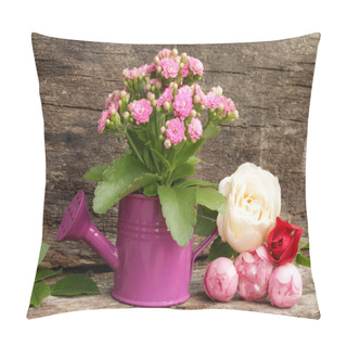 Personality  Flower Power On Wooden Background Pillow Covers