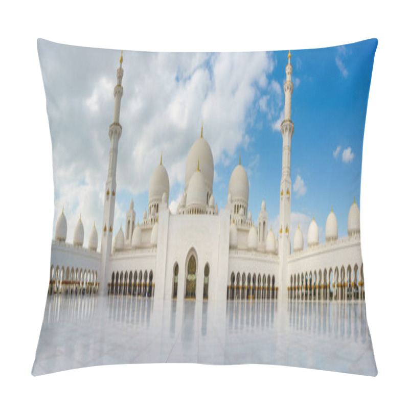 Personality  Panoramic View Of Inner Court Of Sheikh Zayed Grand Mosque In Abu Dhabi, UAE Pillow Covers