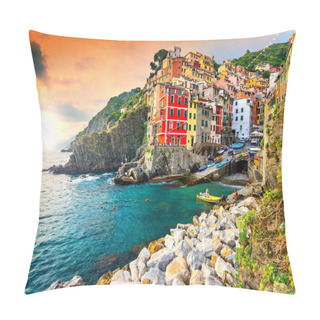Personality  Riomaggiore Village On The Cinque Terre Coast Of Italy,Europe Pillow Covers