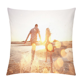 Personality  Couple Running On The Beach Pillow Covers