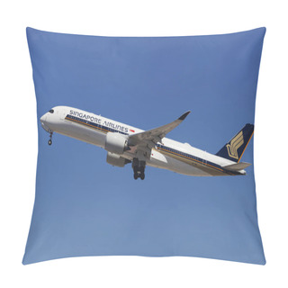Personality  Singapore Airlines Airbus A350-900 Pillow Covers