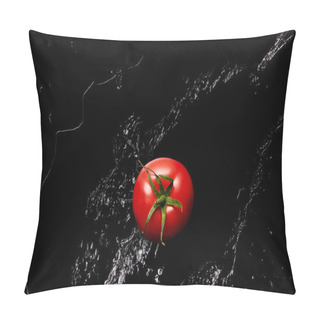 Personality  Top View Of Ripe Red Tomato In Clear Water Puddle Isolated On Black Pillow Covers
