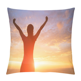 Personality  Silhouette Of Woman Feel Free Pillow Covers