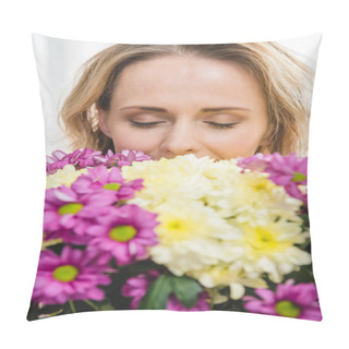 Personality  Woman Holding Bouquet Pillow Covers
