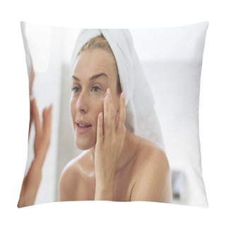 Personality  Woman Applying Moisturising Creme On Her Face Pillow Covers