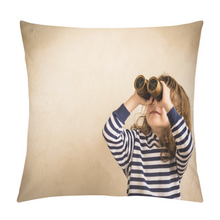 Personality  Happy Kid Looking Ahead Pillow Covers