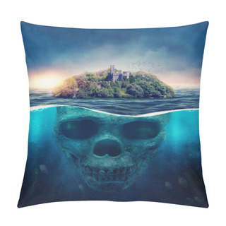 Personality  Fantasy Spooky Island.  Underwater Scull Pillow Covers