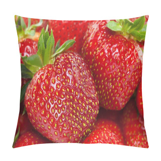 Personality  Background Of Appetizing Strawberries Pillow Covers