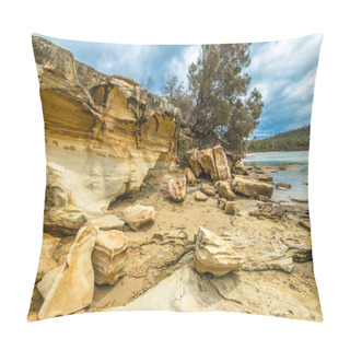 Personality  Cliffs Tasmania Pillow Covers