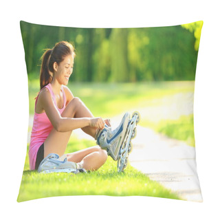 Personality  Woman Skating In Park Pillow Covers