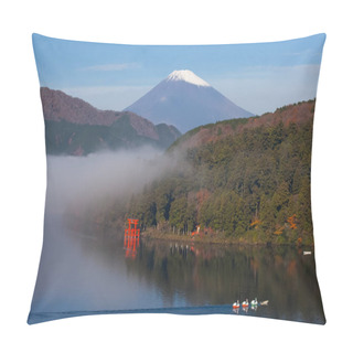 Personality  Ashi Lake With Mount Fuji Pillow Covers
