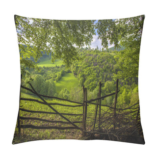 Personality  Mountain View In The Spring Pillow Covers