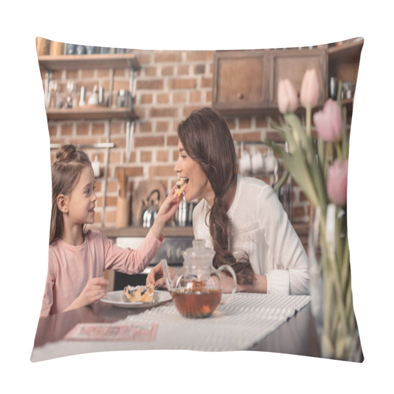 Personality  mother and daughter with cake pillow covers