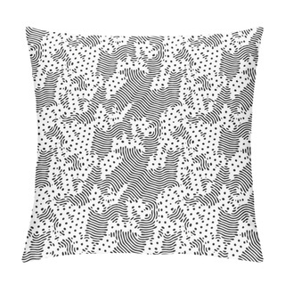 Personality  Diffusion Reaction Vector Seamless Pattern. Black And White Organic Shapes, Lines Pattern. Abstract Background Illustration Pillow Covers