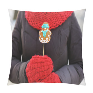 Personality  The Christmas Gingerbread Man  Pillow Covers