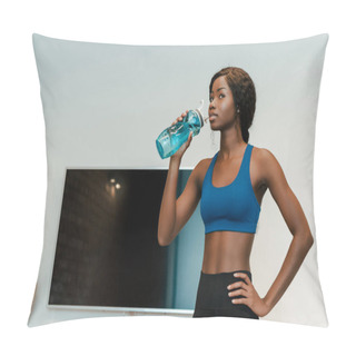 Personality  African American Sportswoman With Hand On Hip Drinking Water In Living Room Pillow Covers